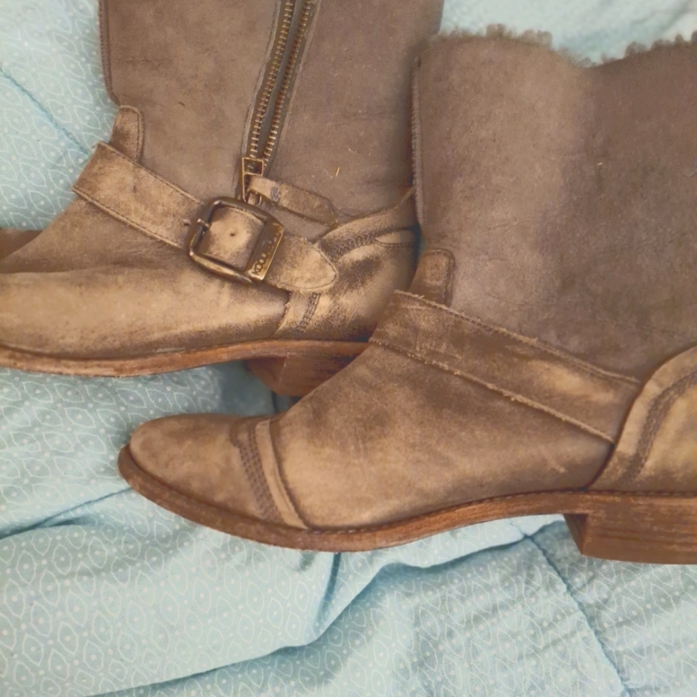 Koolaburra By UGG WARM WINTER BOOTS! BEAUTIFUL SHAPE - Picture 2 of 9